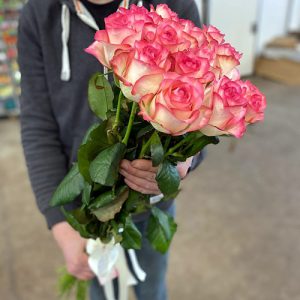 15 нежно-розовых роз Джумилия в Житомире фото