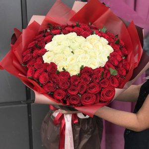 101 роза в форме сердца в Житомире фото