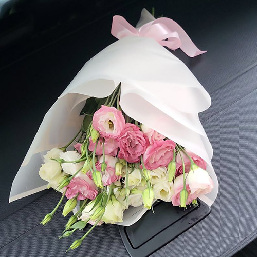 букет белых и розовых эустом в Житомире фото