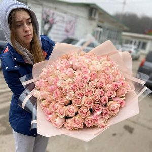 Букет 101 рожева троянда фото
